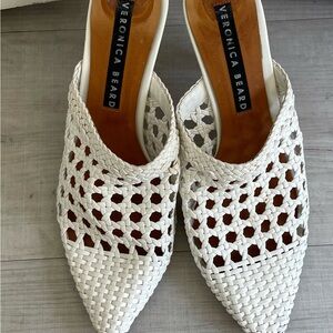 Veronica Beard White leather Mules with woven Design size 36.5